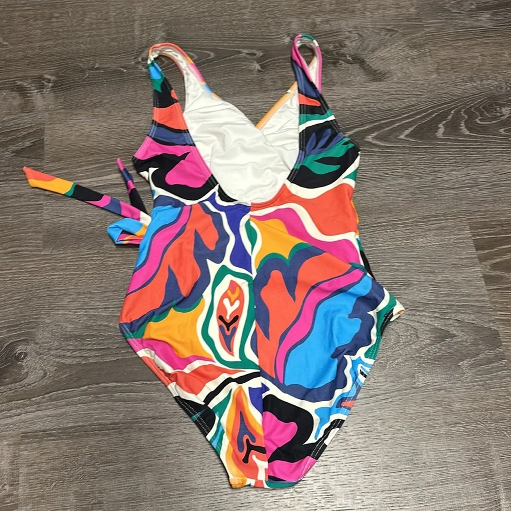 Gap wrap front one piece swimsuit - Picture 2 of 3